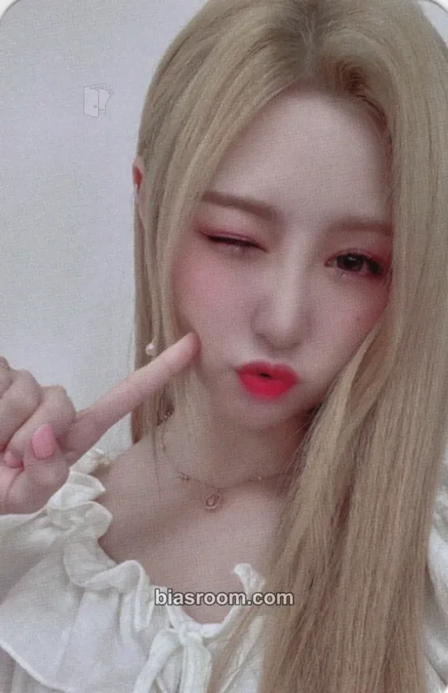 LUNARSOLAR - MUU (Taeryeong) - SOLAR: rise Album owhat purchase benefit