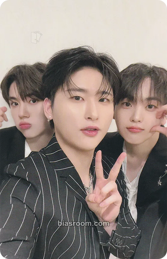 SHOW OFF Photocard - CRAVITY - CRAVITY K-pop photocard