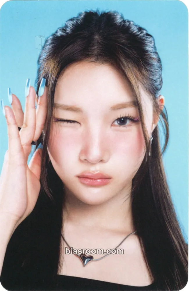 Juun FOCUS Photocard - Hearts2Hearts - Hearts2Hearts K-pop photocard