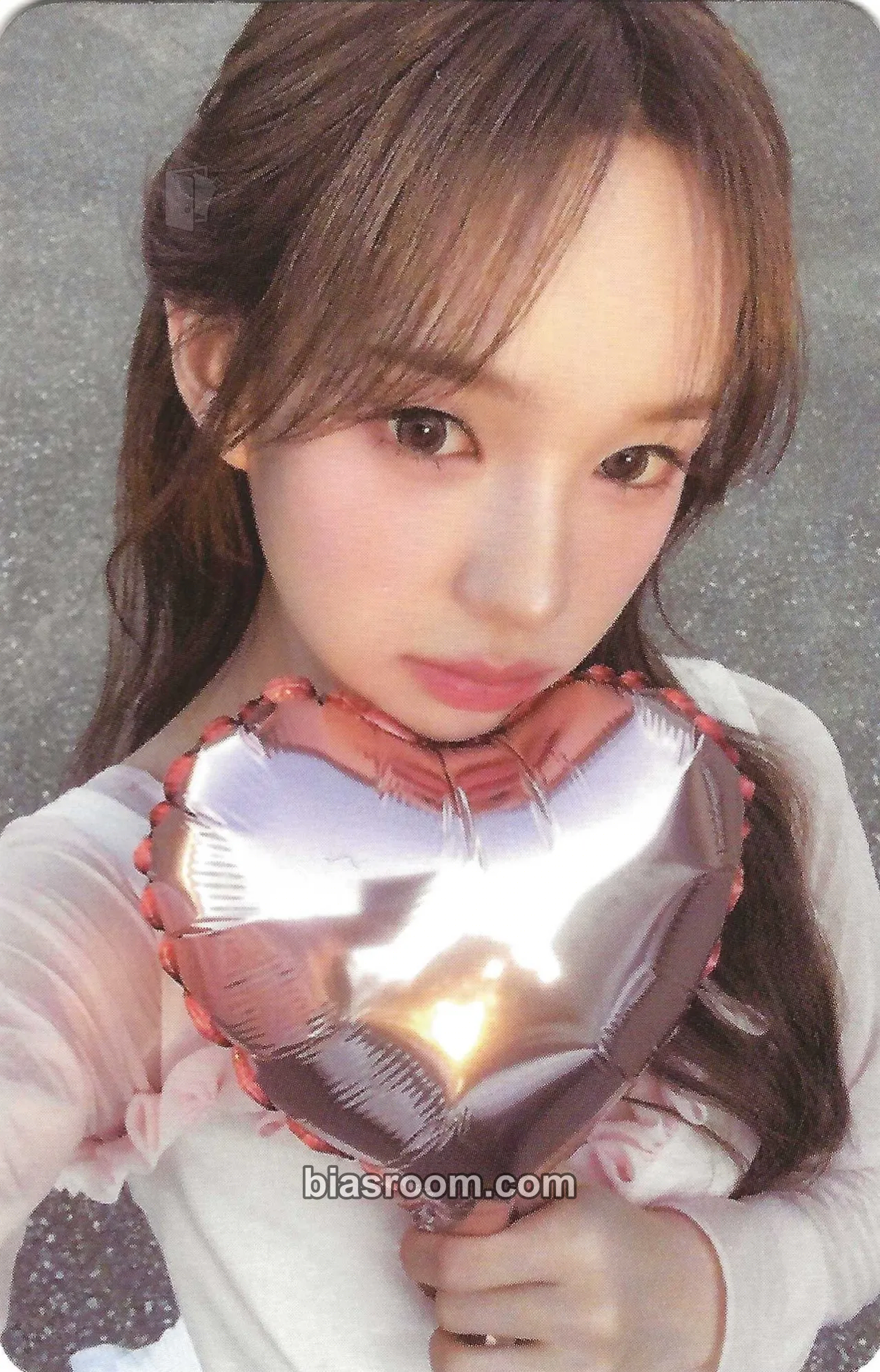 Ryu Sarang 2026 Season’s Greetings: <365 Knots> Photocard - izna - izna K-pop photocard