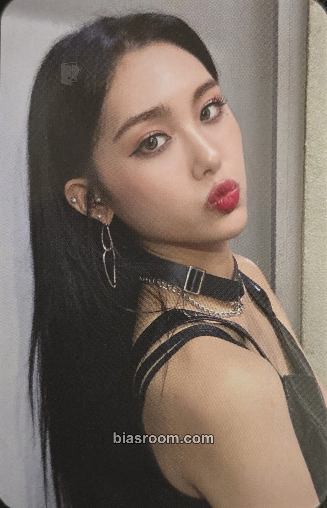 Aisha -77.82X-78.29 Photocard - EVERGLOW - EVERGLOW K-pop photocard