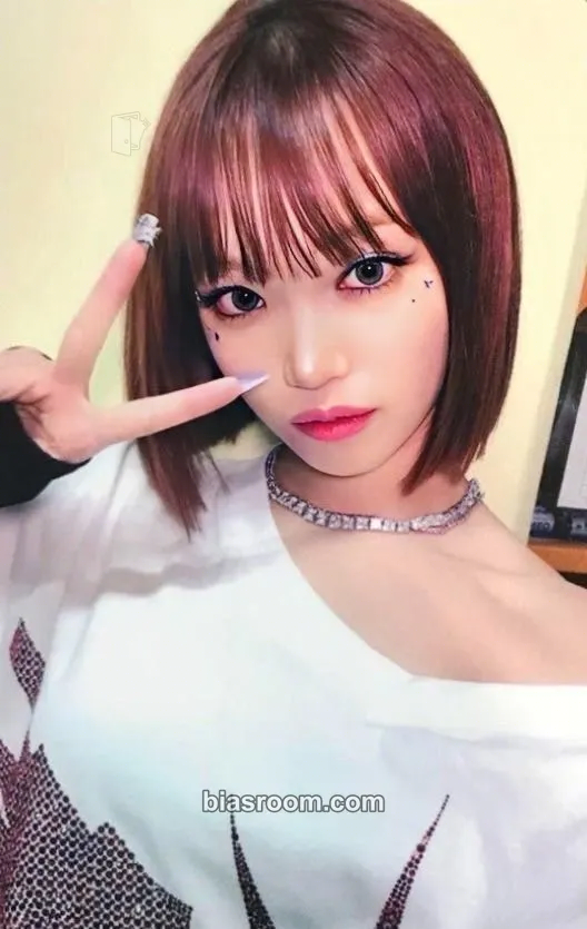 Kim Chaewon CRAZY Photocard - LE SSERAFIM - LE SSERAFIM K-pop photocard