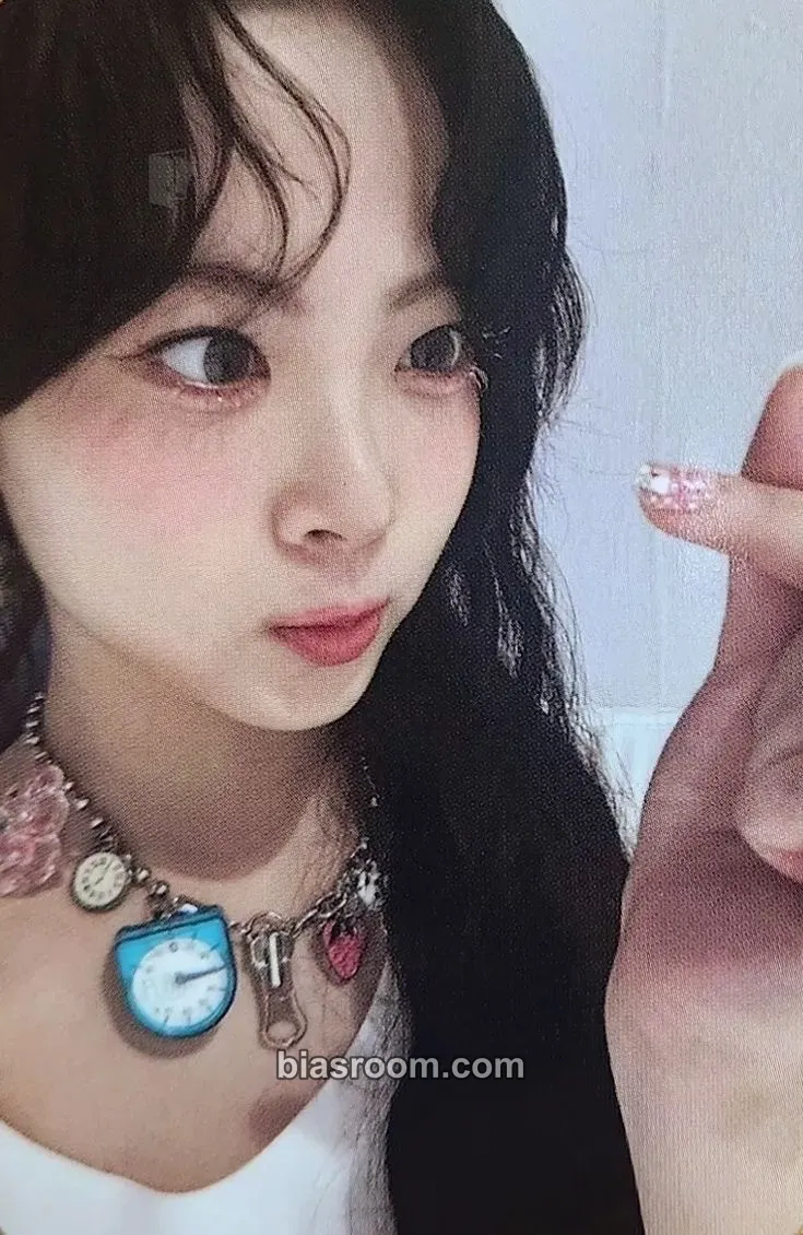 Hong Eunchae CRAZY Photocard - LE SSERAFIM - LE SSERAFIM K-pop photocard