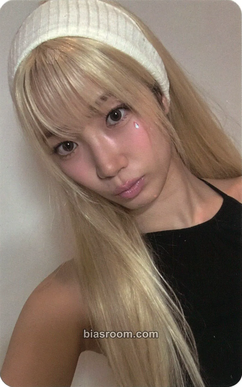 Kazuha CRAZY Photocard - LE SSERAFIM - LE SSERAFIM K-pop photocard