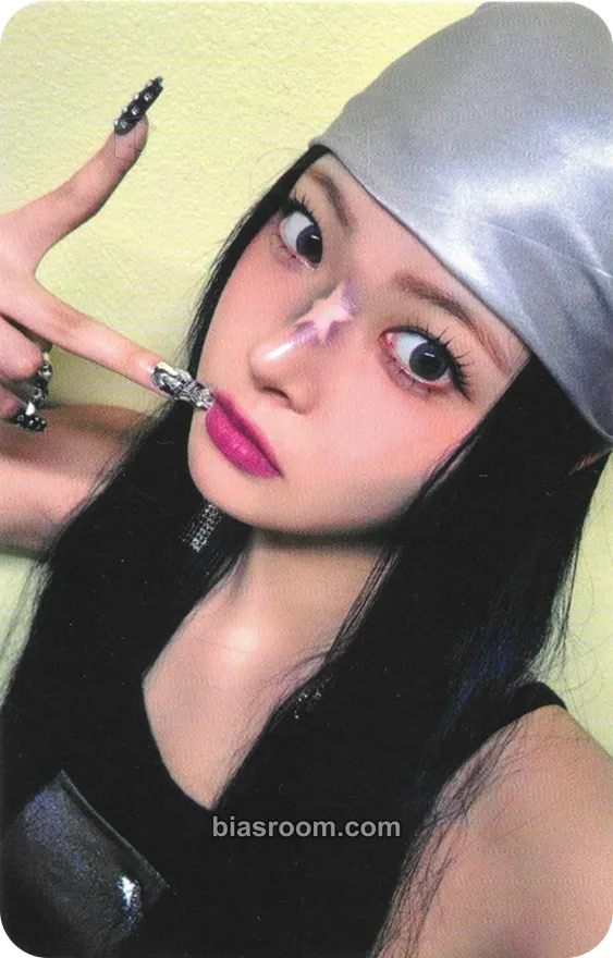 Hong Eunchae CRAZY Photocard - LE SSERAFIM - LE SSERAFIM K-pop photocard