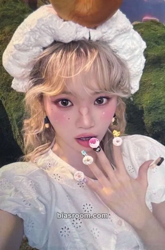 Kim Chaewon CRAZY Photocard - LE SSERAFIM - LE SSERAFIM K-pop photocard