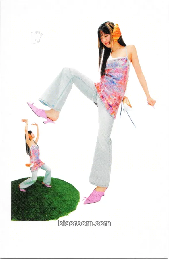 Kazuha CRAZY Photocard - LE SSERAFIM - LE SSERAFIM K-pop photocard