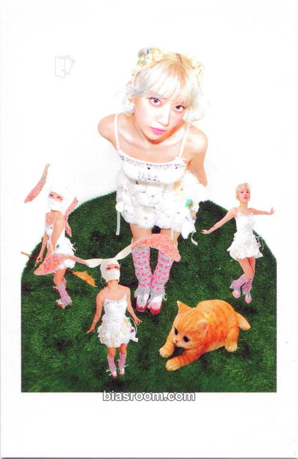 Sakura CRAZY Photocard - LE SSERAFIM - LE SSERAFIM K-pop photocard