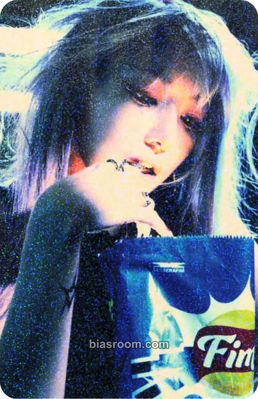 Sakura CRAZY Photocard - LE SSERAFIM - LE SSERAFIM K-pop photocard
