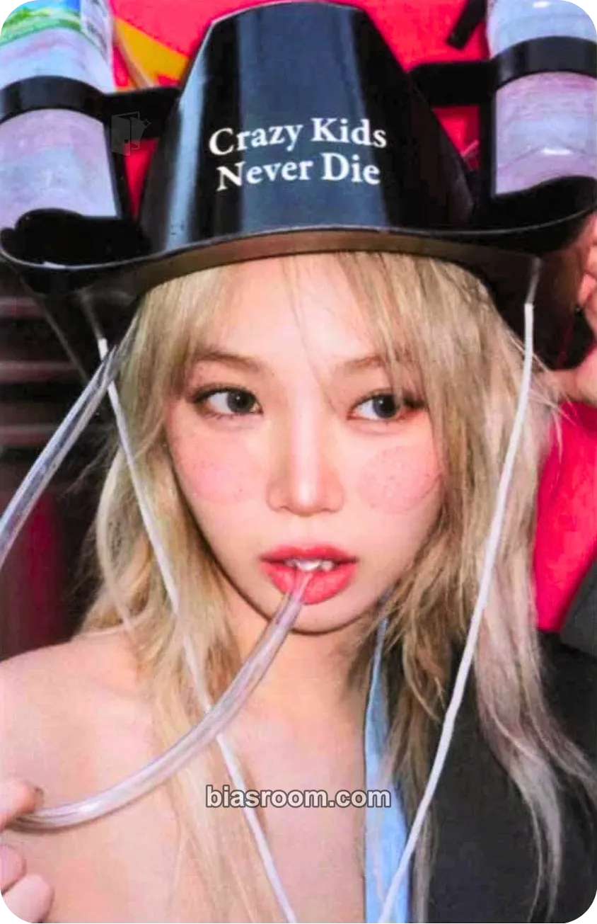 Kim Chaewon CRAZY Photocard - LE SSERAFIM - LE SSERAFIM K-pop photocard