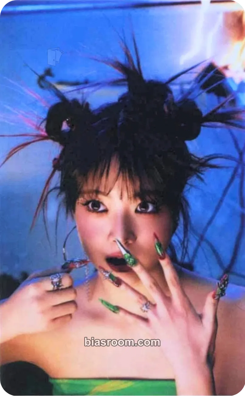 Hong Eunchae CRAZY Photocard - LE SSERAFIM - LE SSERAFIM K-pop photocard