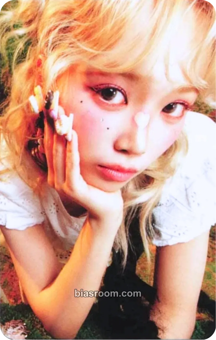 Kim Chaewon CRAZY Photocard - LE SSERAFIM - LE SSERAFIM K-pop photocard