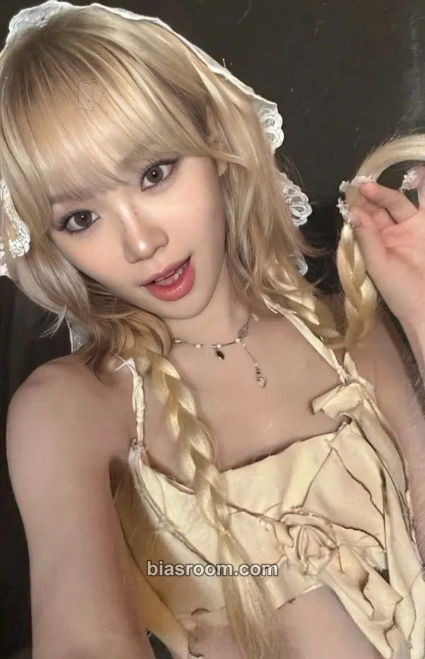 Kim Chaewon EASY Photocard - LE SSERAFIM - LE SSERAFIM K-pop photocard