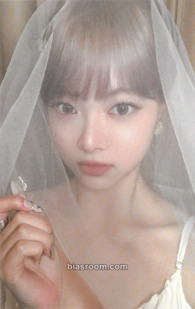 LE SSERAFIM - Hong Eunchae - EASY Album broadcast