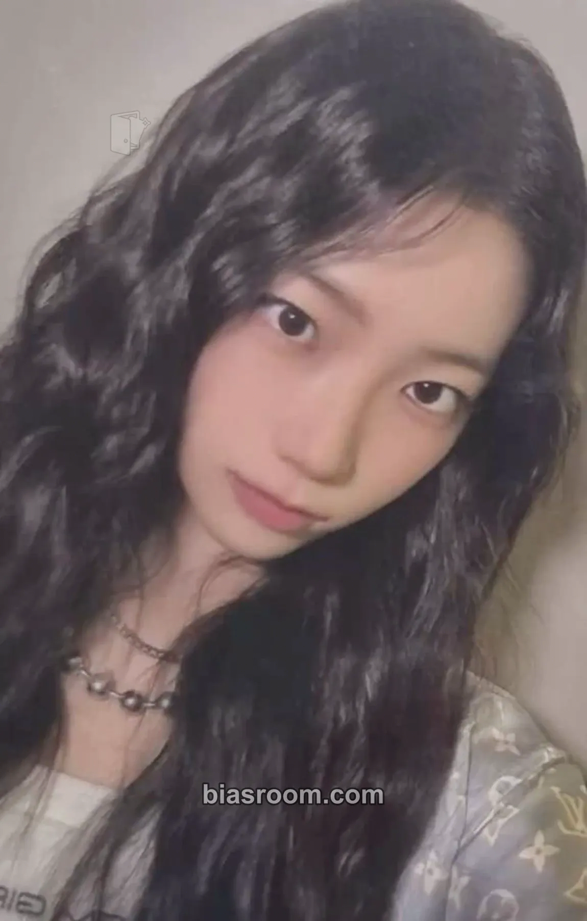 Kazuha EASY Photocard - LE SSERAFIM - LE SSERAFIM K-pop photocard