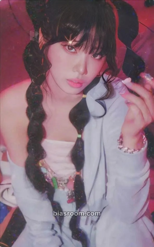 Kim Chaewon EASY Photocard - LE SSERAFIM - LE SSERAFIM K-pop photocard