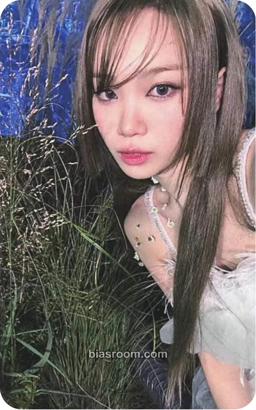 Kim Chaewon EASY Photocard - LE SSERAFIM - LE SSERAFIM K-pop photocard