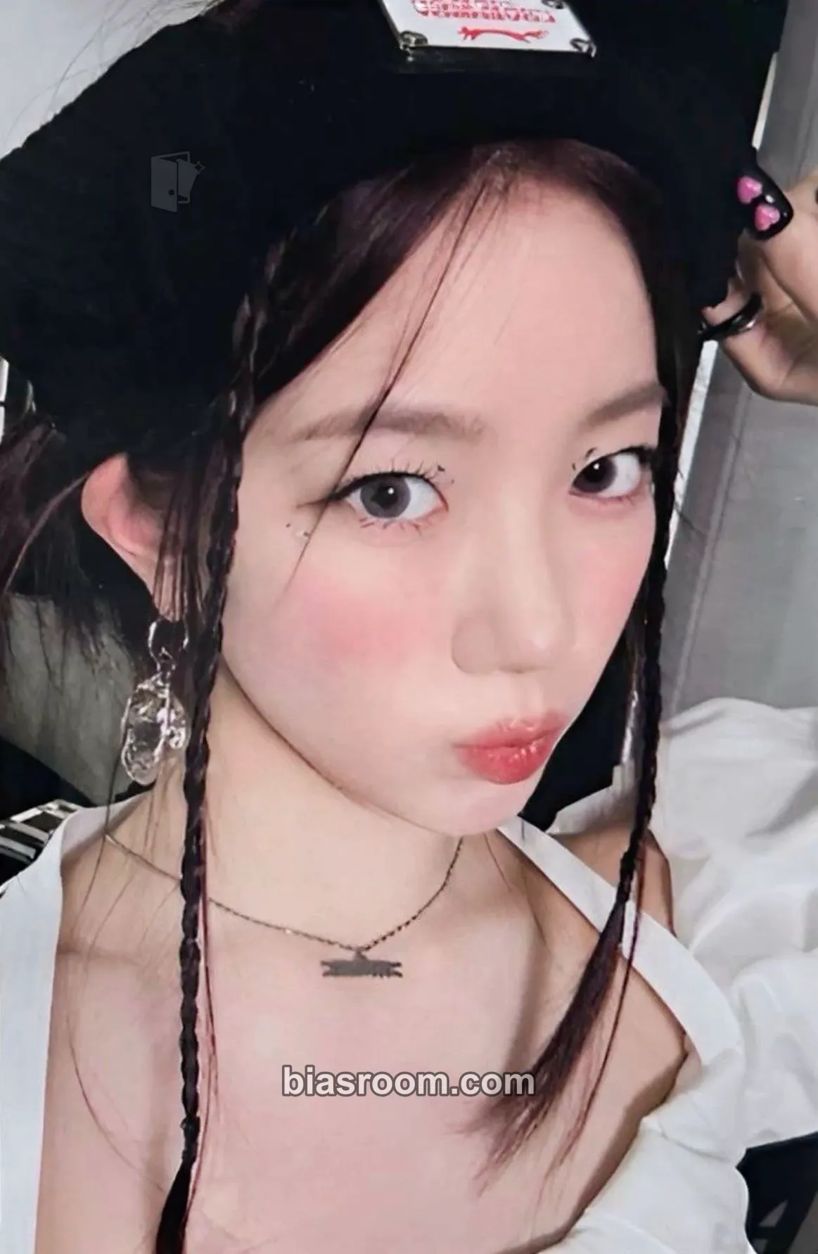 Kazuha EASY Photocard - LE SSERAFIM - LE SSERAFIM K-pop photocard