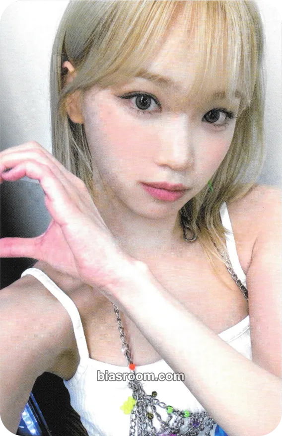 Kim Chaewon EASY Photocard - LE SSERAFIM - LE SSERAFIM K-pop photocard