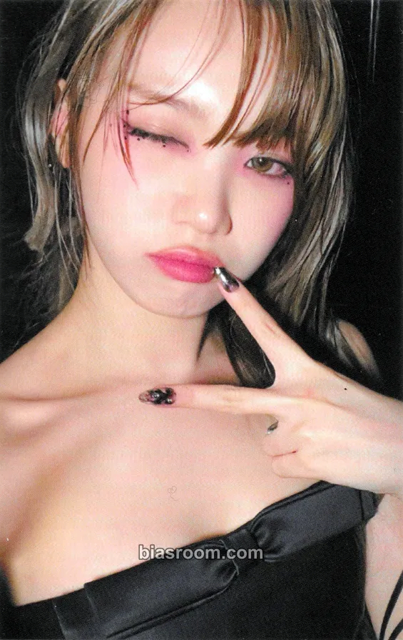 Kim Chaewon EASY Photocard - LE SSERAFIM - LE SSERAFIM K-pop photocard