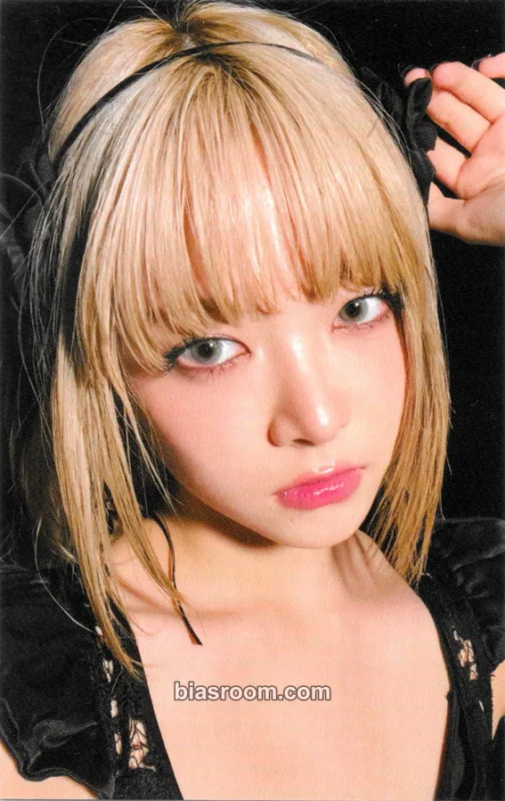Hong Eunchae EASY Photocard - LE SSERAFIM - LE SSERAFIM K-pop photocard