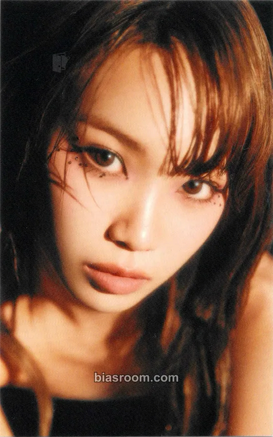 Kim Chaewon EASY Photocard - LE SSERAFIM - LE SSERAFIM K-pop photocard