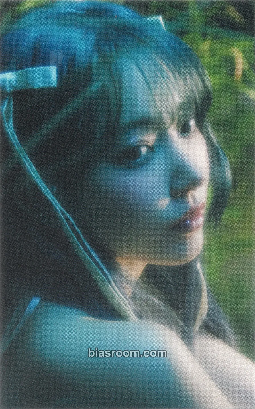 Sakura EASY Photocard - LE SSERAFIM - LE SSERAFIM K-pop photocard