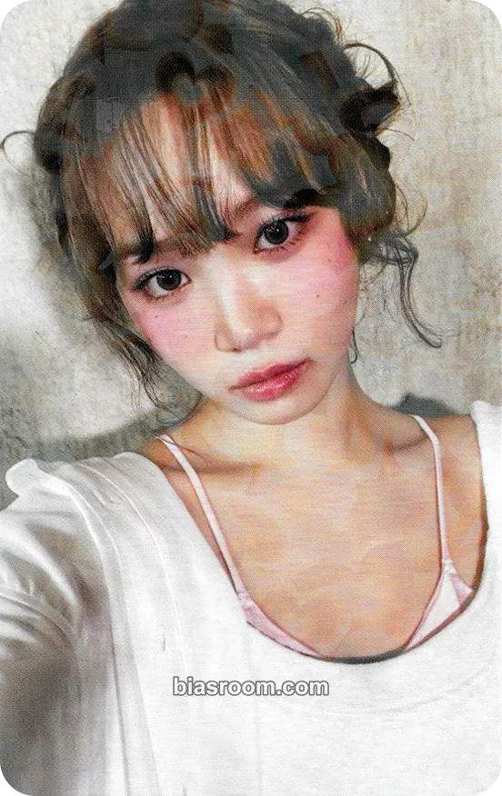 Kim Chaewon EASY Photocard - LE SSERAFIM - LE SSERAFIM K-pop photocard