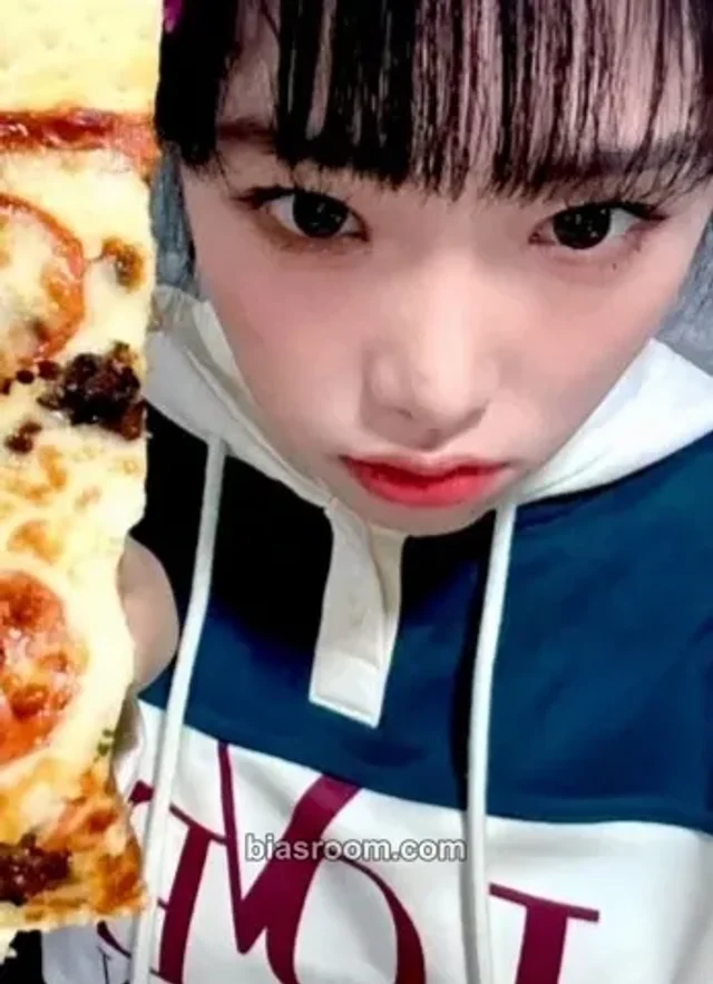 Yena - Yena - SMARTPHONE Album apple music fansign round 4