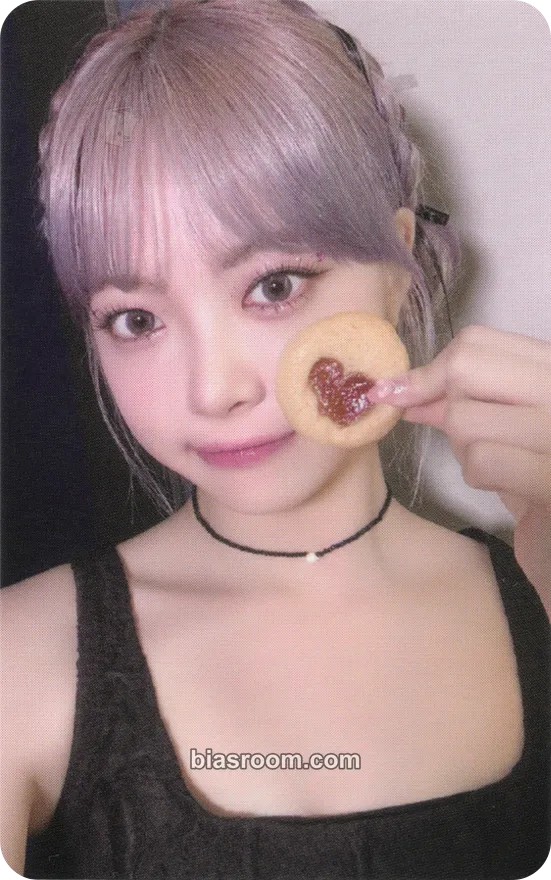 Hong Eunchae EASY Photocard - LE SSERAFIM - LE SSERAFIM K-pop photocard