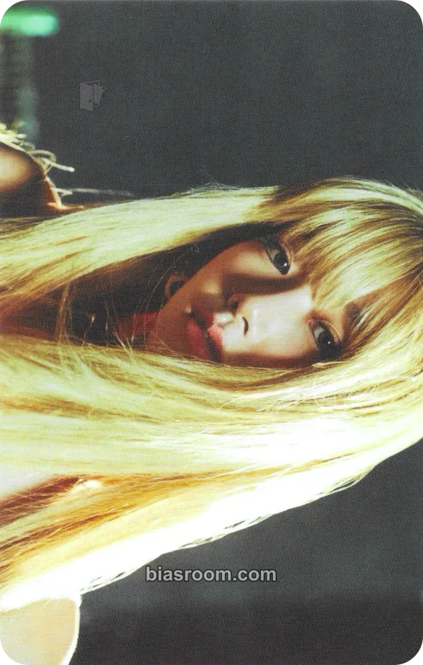 Kazuha HOT Photocard - LE SSERAFIM - LE SSERAFIM K-pop photocard