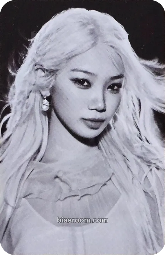 Kim Chaewon HOT Photocard - LE SSERAFIM - LE SSERAFIM K-pop photocard