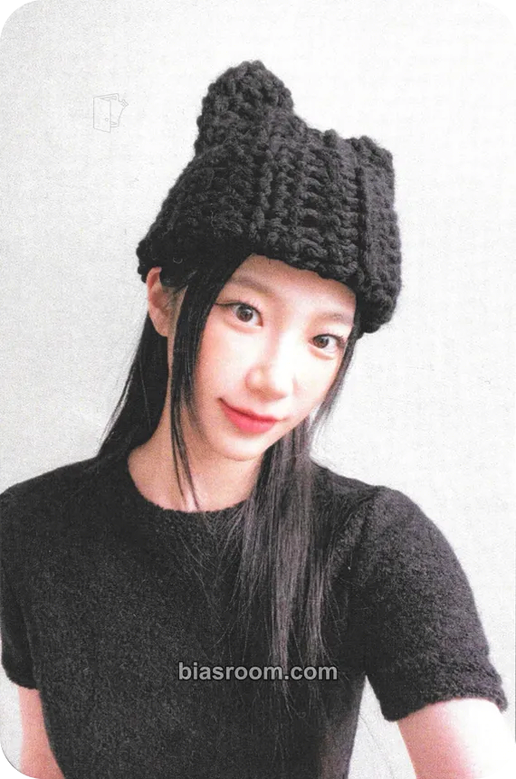 Kazuha UNFORGIVEN Photocard - LE SSERAFIM - LE SSERAFIM K-pop photocard