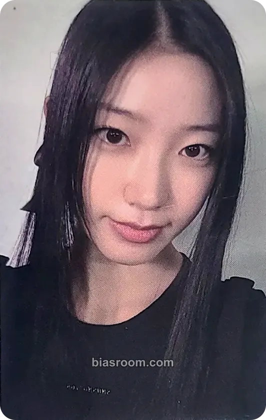 Kazuha UNFORGIVEN Photocard - LE SSERAFIM - LE SSERAFIM K-pop photocard