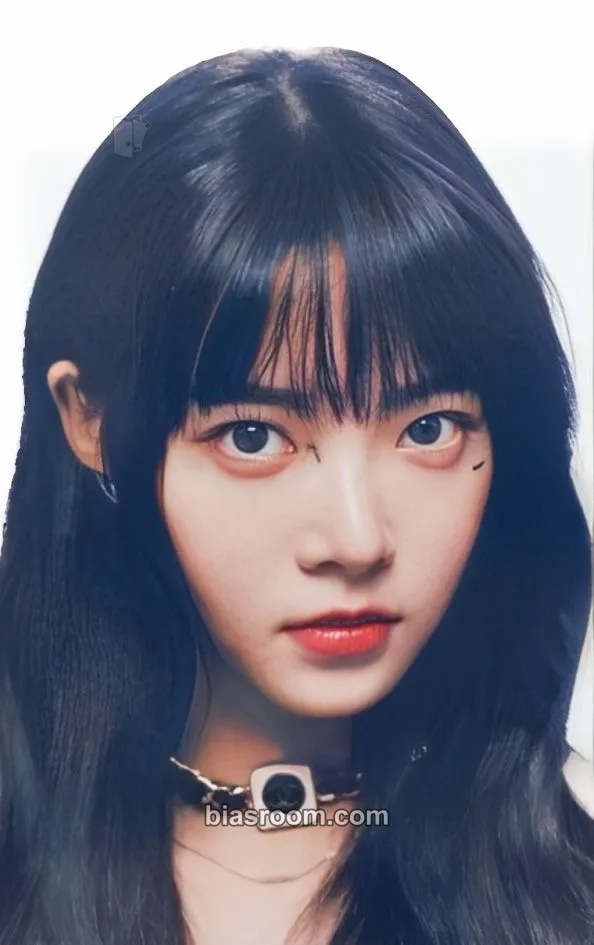 Hong Eunchae UNFORGIVEN Photocard - LE SSERAFIM - LE SSERAFIM K-pop photocard