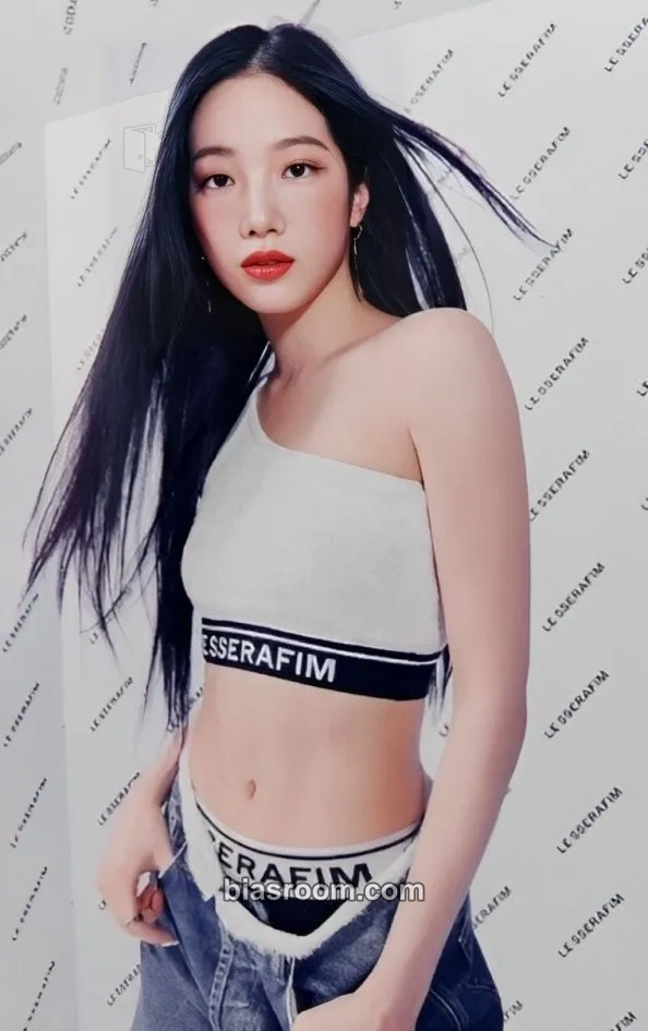 Kazuha UNFORGIVEN Photocard - LE SSERAFIM - LE SSERAFIM K-pop photocard