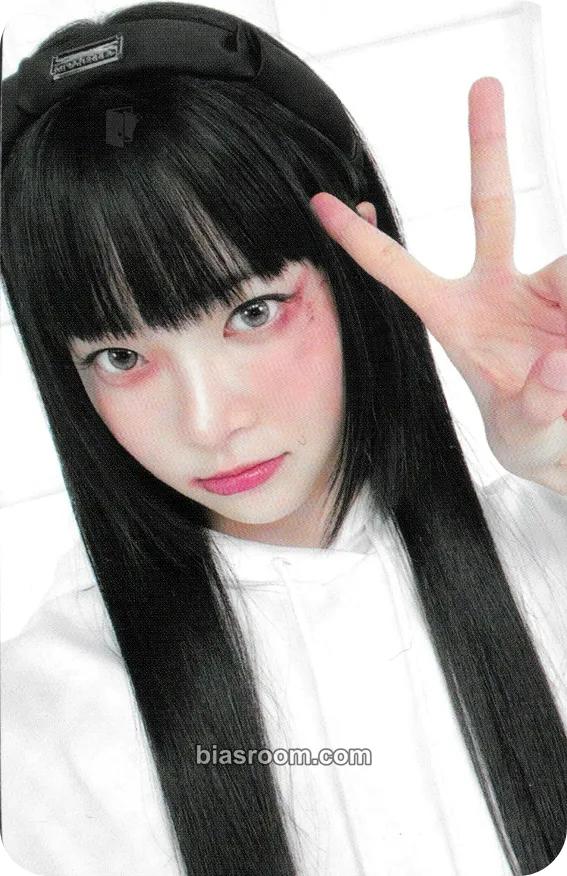 Hong Eunchae UNFORGIVEN Photocard - LE SSERAFIM - LE SSERAFIM K-pop photocard