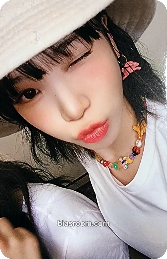 Kim Chaewon UNFORGIVEN Photocard - LE SSERAFIM - LE SSERAFIM K-pop photocard