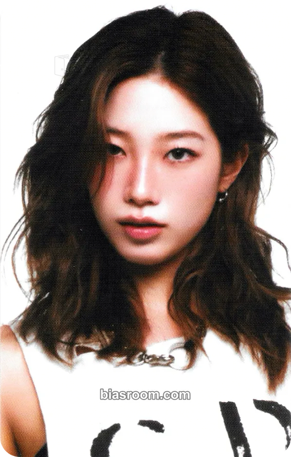 Kazuha SPAGHETTI Photocard - LE SSERAFIM - LE SSERAFIM K-pop photocard