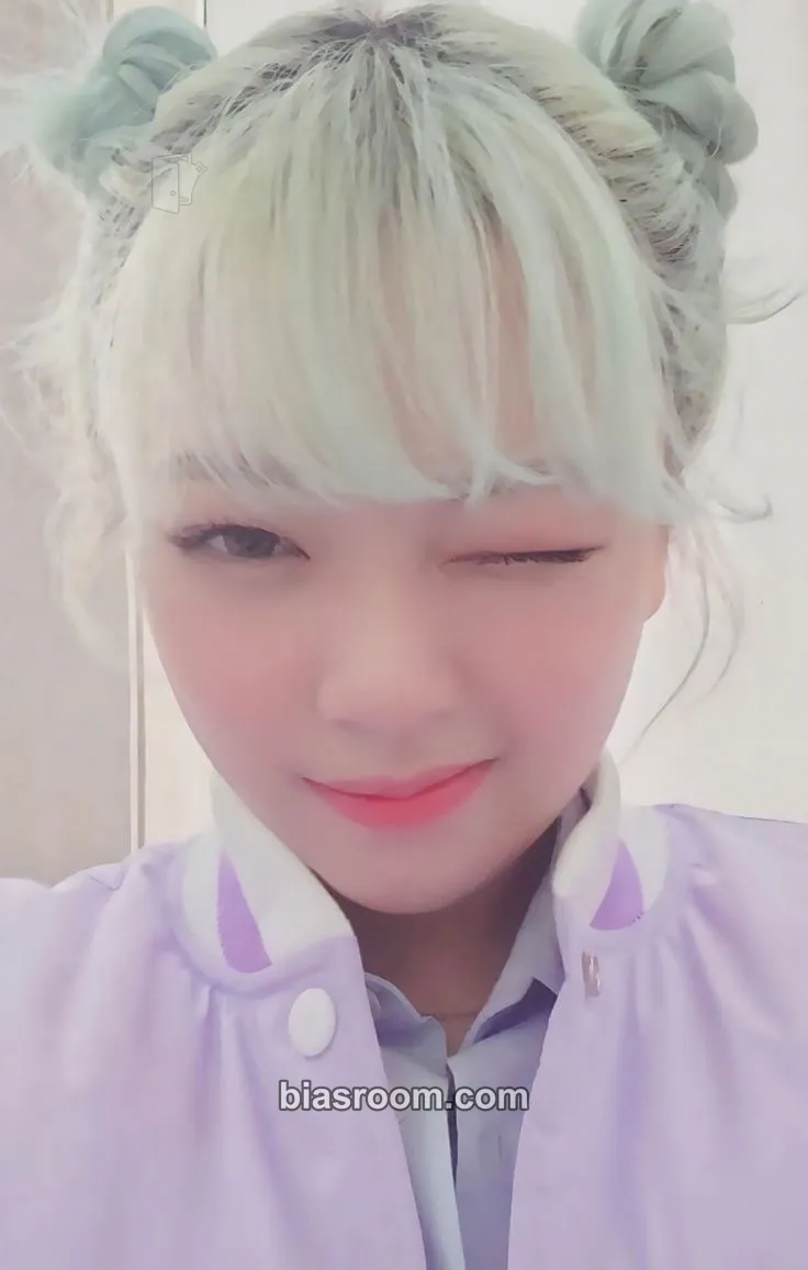Jeongyeon Green Project Photocard - TWICE - TWICE K-pop photocard