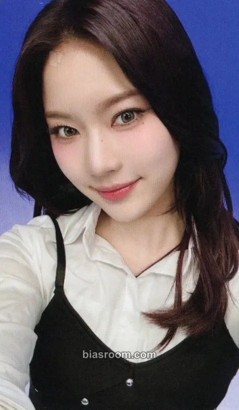 Isa S Photocard - STAYC - STAYC K-pop photocard