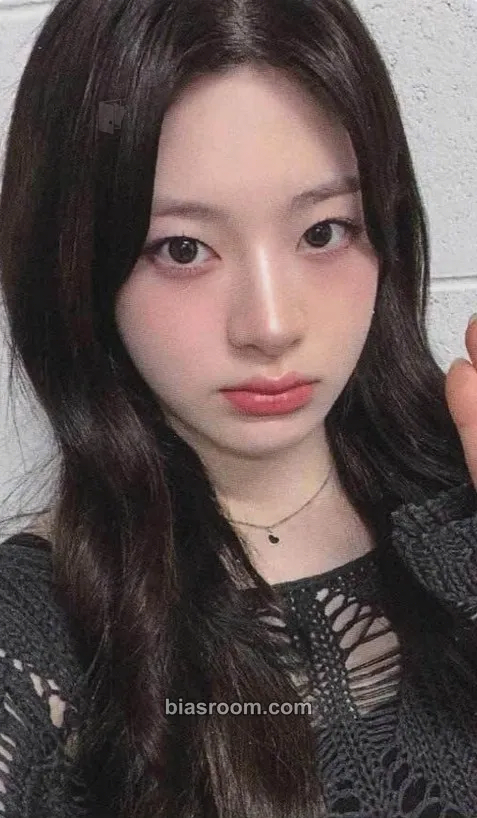 Seeun Metamorphic Photocard - STAYC - STAYC K-pop photocard