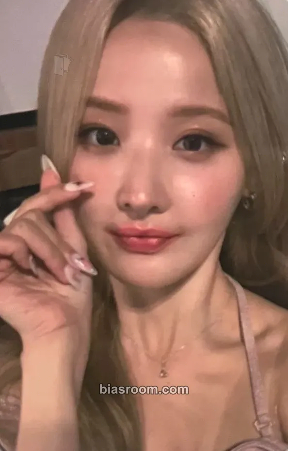 Belle KISS OF LIFE Photocard - KISS OF LIFE K-pop photocard