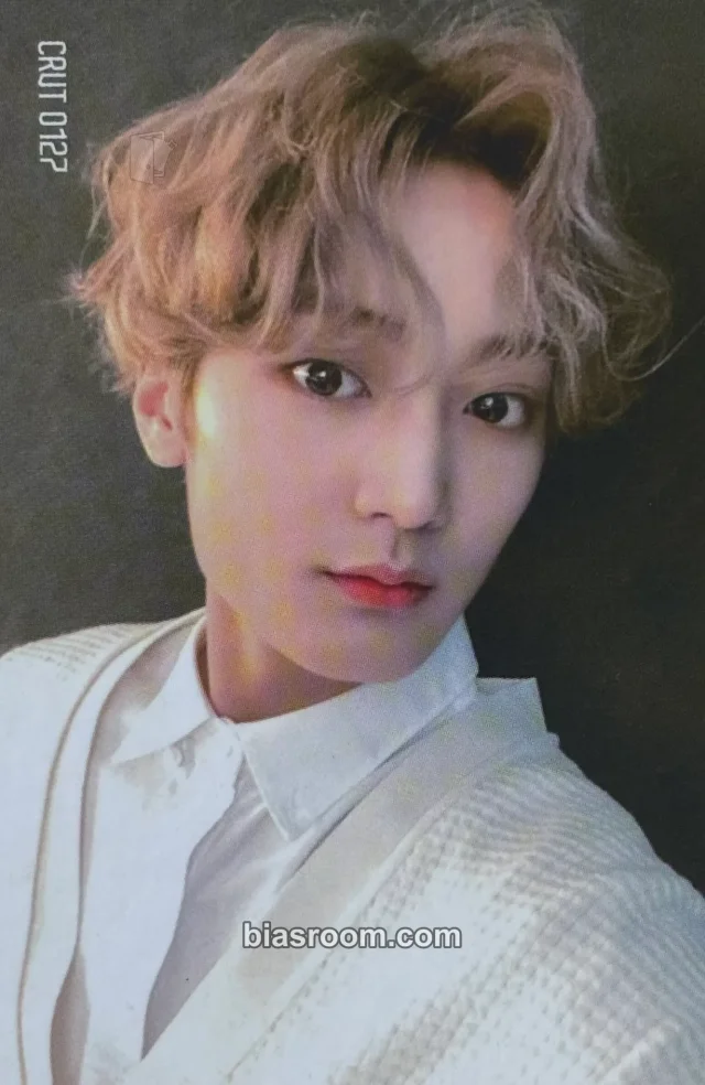 CRAVITY - Taeyoung - HIDEOUT: REMEMBER WHO WE ARE - SEASON1 Album album photocard version 3