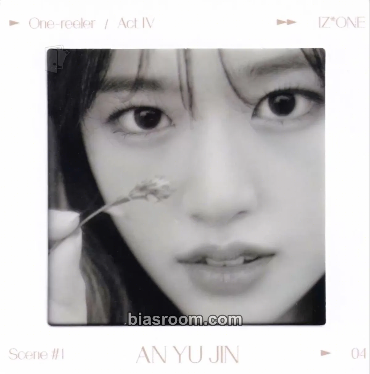 Yujin One-reeler / Act IV Photocard - IZ*ONE - IZ*ONE K-pop photocard