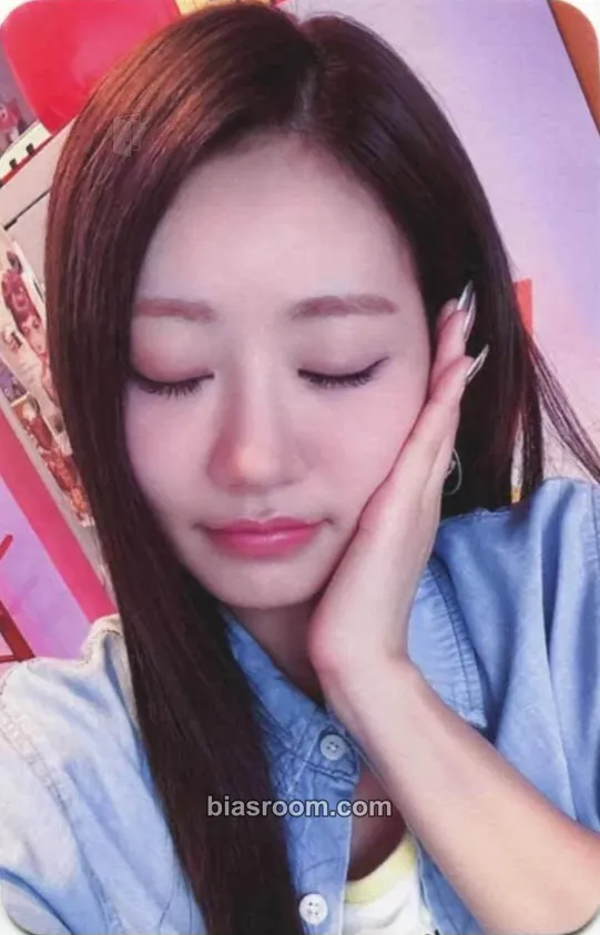 Julie Lose Yourself Photocard - KISS OF LIFE - KISS OF LIFE K-pop photocard