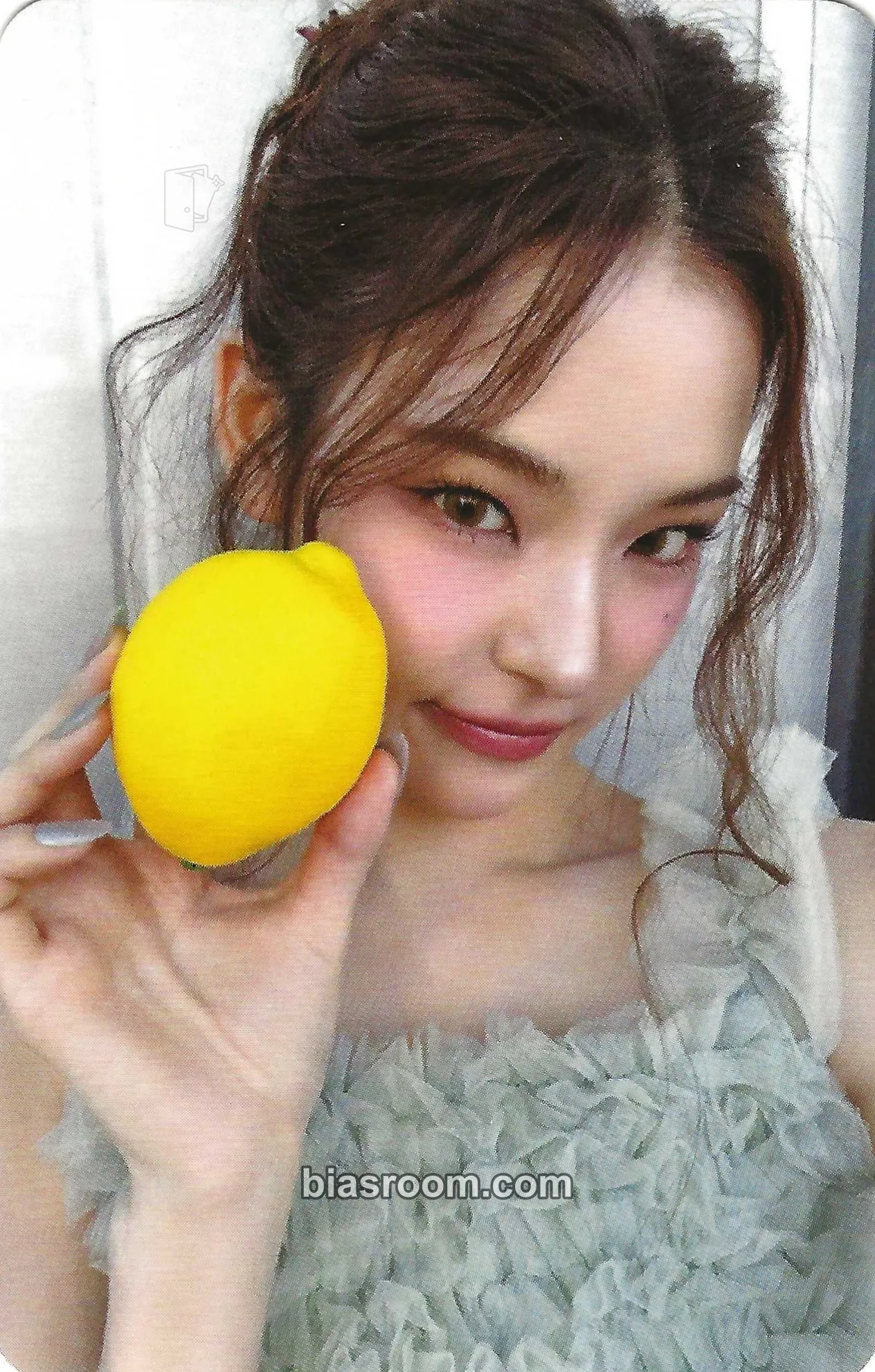 Mai 2026 Season’s Greetings: <365 Knots> Photocard - izna - izna K-pop photocard
