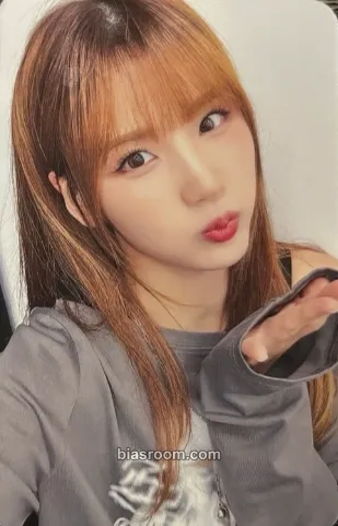 Jiyoon Feelin' Hot Photocard - ICHILLIN’ - ICHILLIN’ K-pop photocard