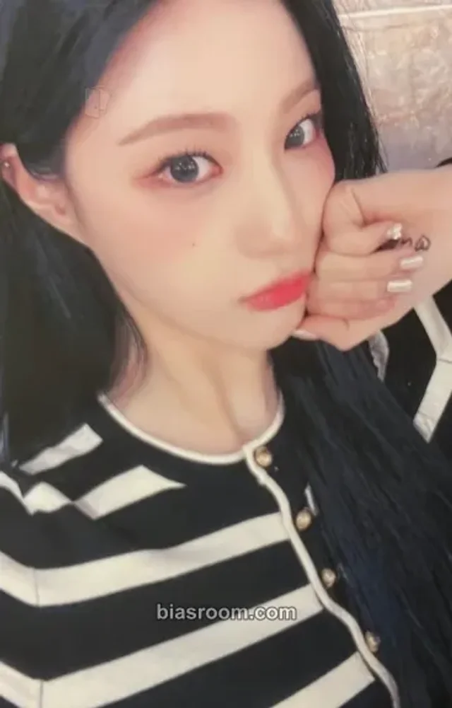 ICHILLIN’ - Yeju - Feelin' Hot Album