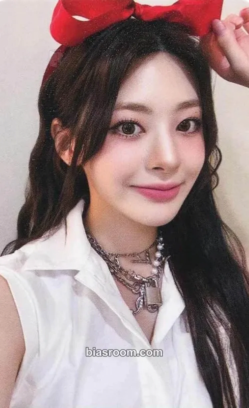 Seeun Metamorphic Photocard - STAYC - STAYC K-pop photocard